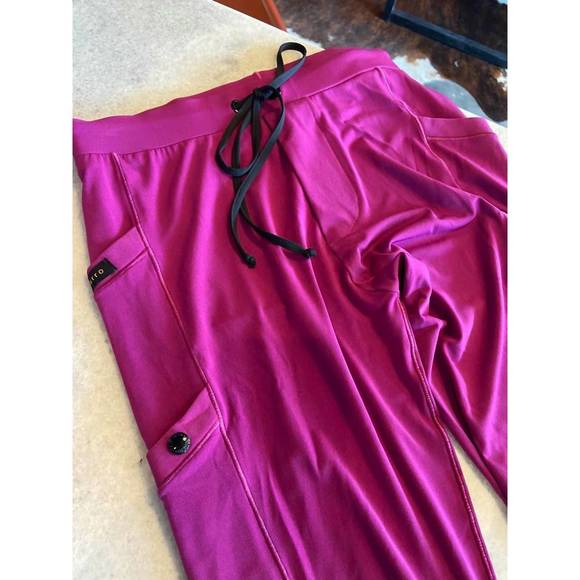 NEW EVA VARRO cargo jogger in magenta - Picture 2 of 3